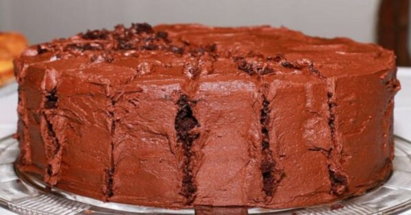 Chocolate cake: delicious
