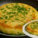 Hello everyone! Welcome to our food blog, your favorite place to find delicious recipes. Here you will find desserts, snacks, breakfast, appetizers, fresh salads. Let's get started! Meal Prep: Skillet Snack Learn how to prepare for Snack or Breakfast step-by-step recipes inspired by top online culinary schools. Whether you're an aspiring chef or just love gourmet cooking at home, these professional recipe ideas are perfect for busy days and high-quality meals. Recipe ingredients: 1 cup (120g / 4.2 oz) of all-purpose flour/wheat flour 1 egg 1 tablespoon (14g / 0.5 oz) of butter ½ cup (120ml / 4 oz) of milk Salt to taste 1 teaspoon (5g / 0.18 oz) of baking powder Filling Suggestions (to taste): Shredded chicken Cream cheese or soft requeijão Sliced cheese (You may also use ham, vegetables, or your favorite ingredients) Instructions: Prepare the batter: In a bowl, mix the egg, milk, and melted butter until well blended. Then add the flour, baking powder, and salt. Stir until you have a smooth, thick batter. Grease a non-stick skillet, then pour in half the batter and spread it evenly with a spatula. Add the filling: Place your preferred fillings (like shredded chicken, cream cheese, and sliced cheese) on top of the batter. Then cover with the remaining batter, spreading it to seal the filling. Cover the skillet with a lid and cook on low heat for 6 to 7 minutes, or until golden brown on the bottom. Carefully flip the sandwich and cook the other side until golden and cooked through. Turn off the heat, decorate if you wish, and serve warm!